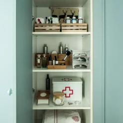 Boîte à coton tiges et coton