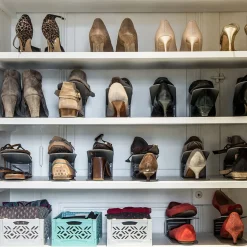 4 Range-chaussures en plastique gris clair