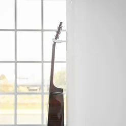 Support mural blanc pour guitare