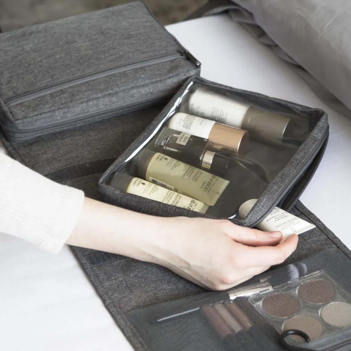 Trousse de toilette homme à suspendre